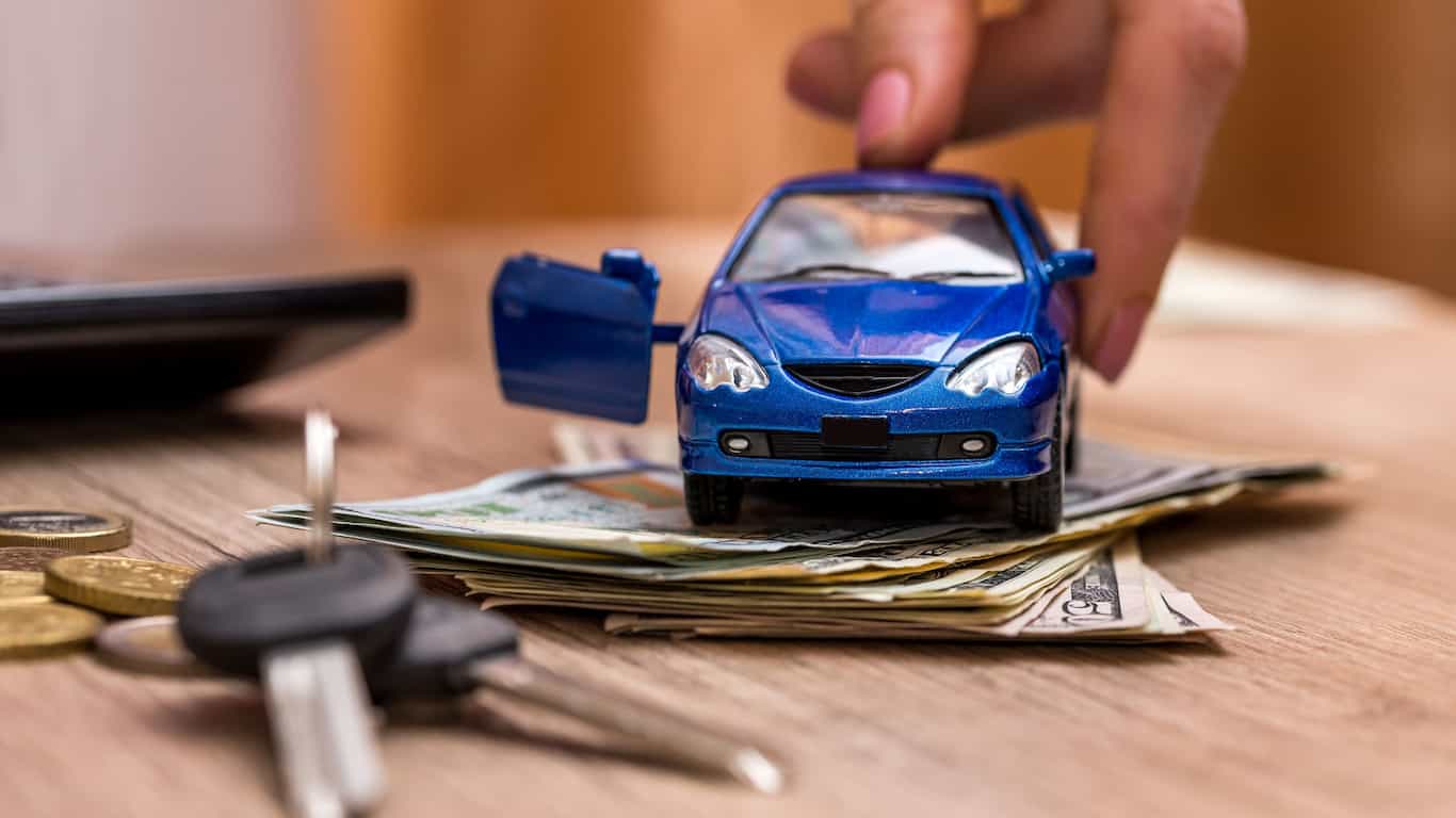 6 reasons to refinance auto loan
